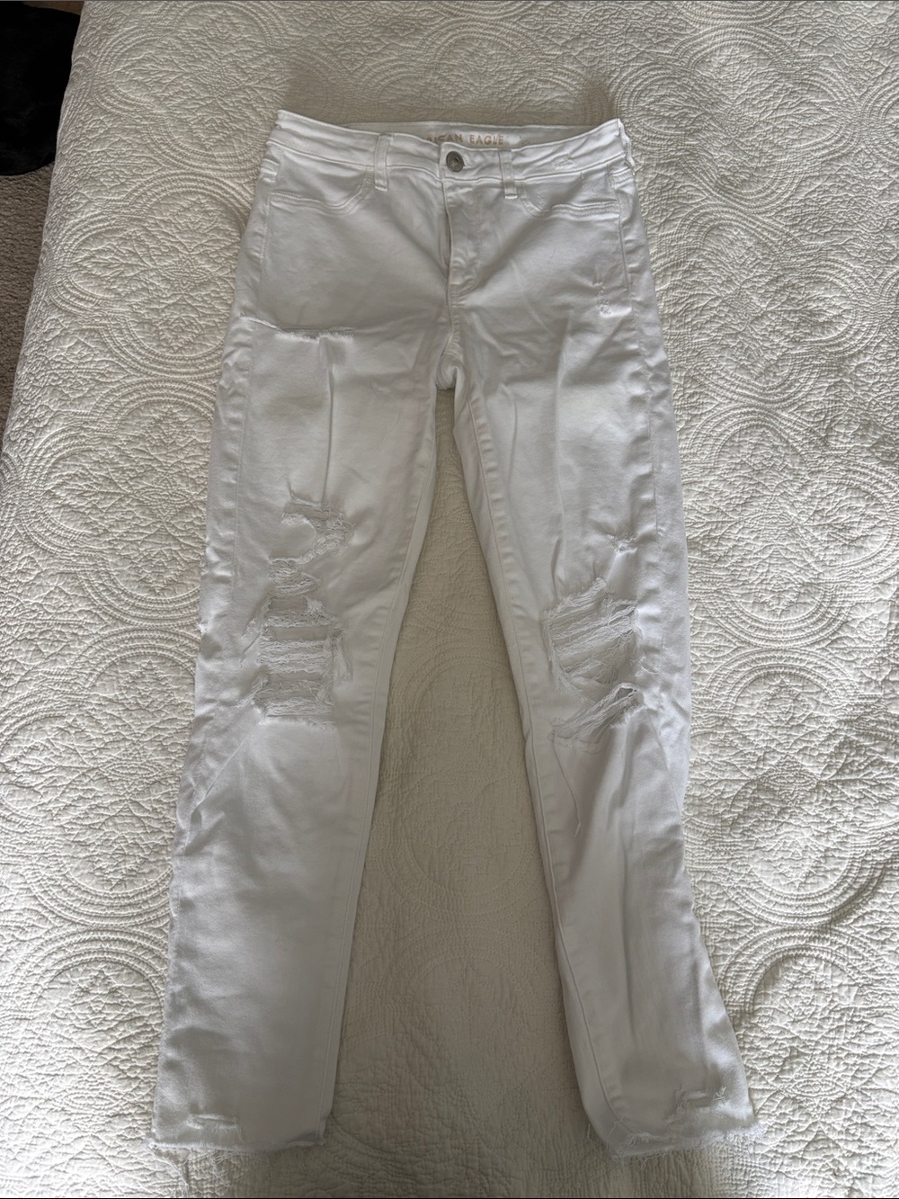 American Eagle White Distressed Skinny Jeans
